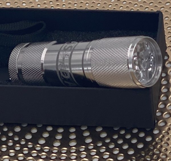 Lampe torche personnalisable en aluminium à LED : gravure laser